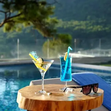 Melanippe Relaxing Hotel (+14) (Adults Only) מלון 3*