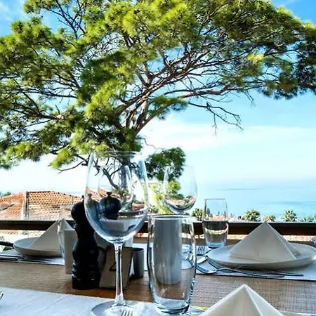 מלון Melanippe Relaxing Hotel (+14) (Adults Only) 3*