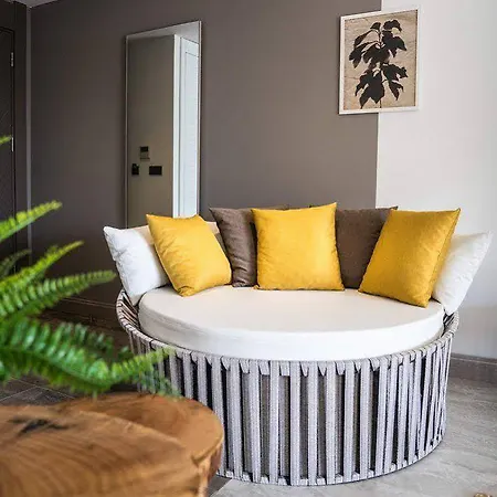 Melanippe Relaxing Hotel (+14) (Adults Only) מלון 3*