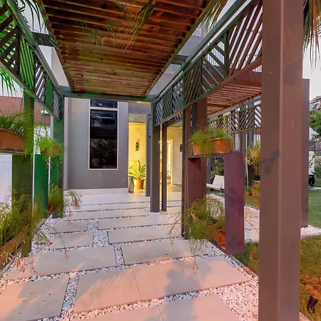 Melanippe Relaxing -adults Only