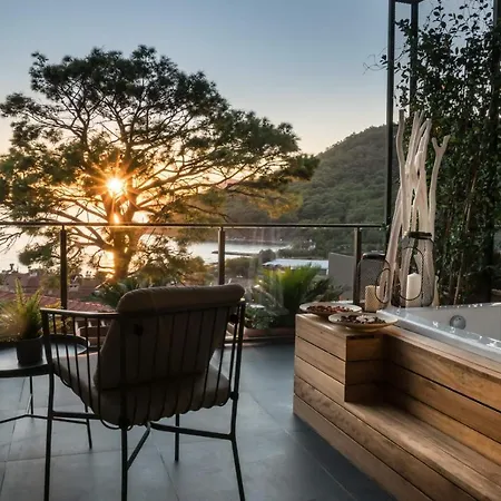 Melanippe Relaxing -adults Only